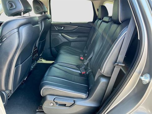 Used 2023 Acura MDX Advance image 25