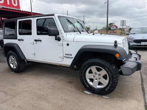 Used 2012 Jeep Wrangler Unlimited Sport image 5