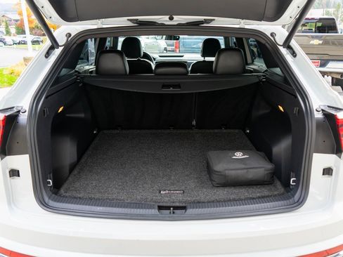 Used 2022 Volkswagen Atlas Cross Sport SEL Premium R-Line image 35