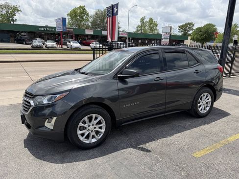 Used 2018 Chevrolet Equinox LS FWD image 23