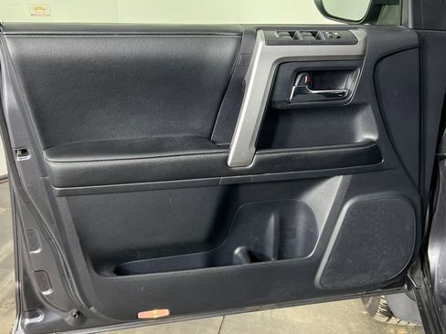 Used 2014 Toyota 4Runner SR5 image 17