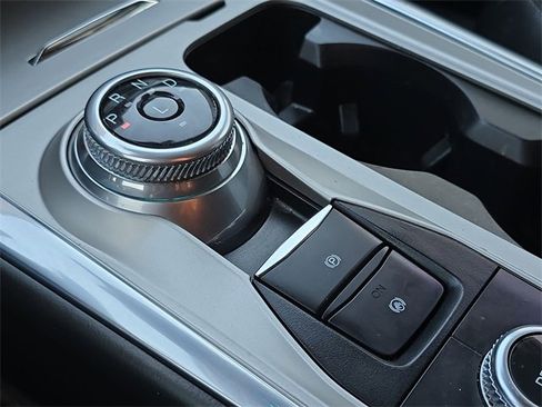 Used 2022 Ford Explorer XLT w/ Equipment Group 202A image 19