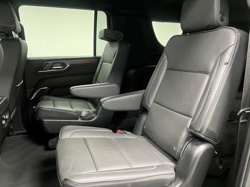 Used 2025 GMC Yukon XL Denali image 46