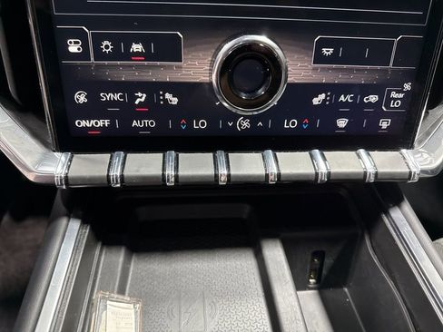 Used 2025 GMC Acadia Elevation image 30