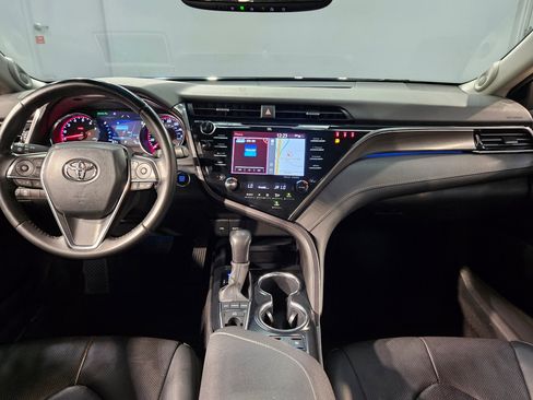 Used 2020 Toyota Camry XSE image 10