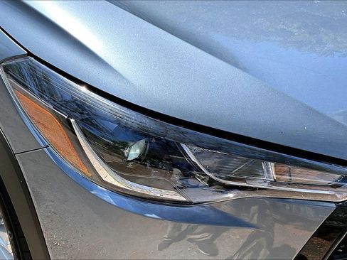 Used 2024 Toyota Corolla Cross LE w/ Moonroof Package image 33