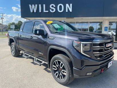 Used 2022 GMC Sierra 1500 AT4 w/ Technology Package