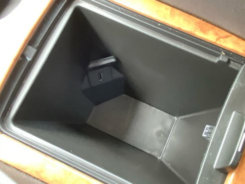 Used 2010 Buick Enclave CXL image 21