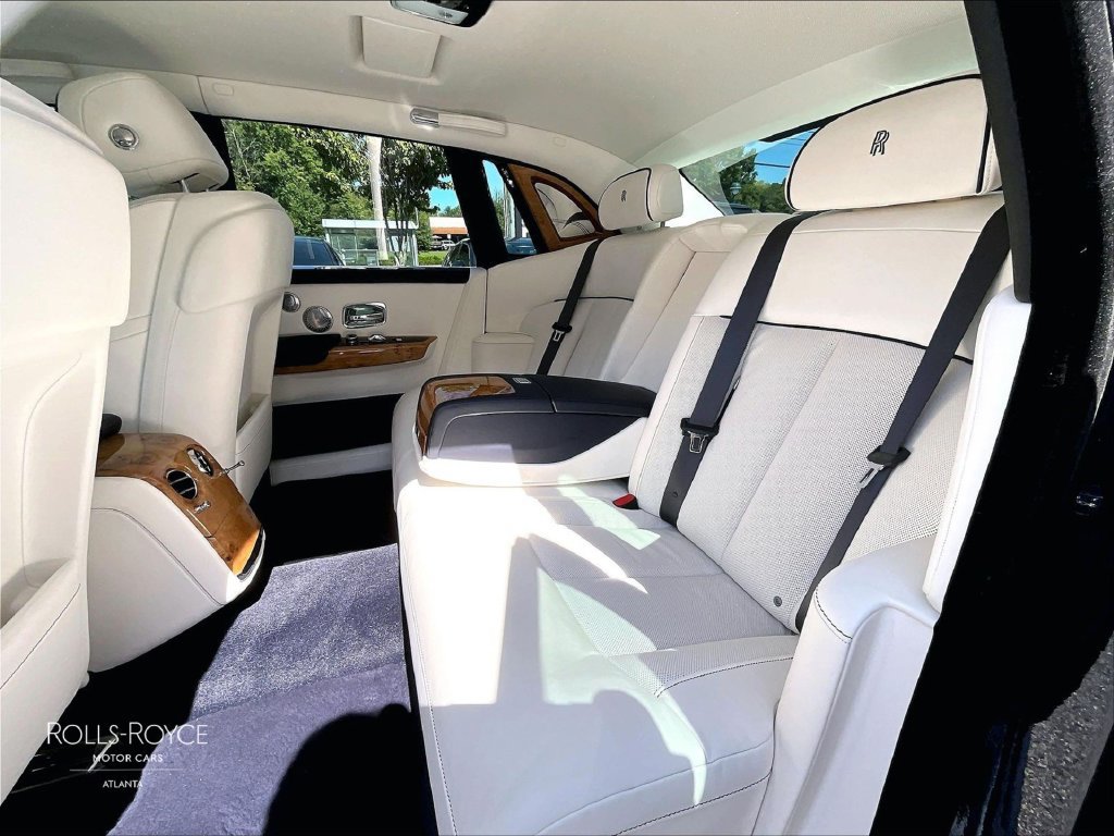 Certified 2026 Rolls-Royce Phantom Sedan RWD image 24