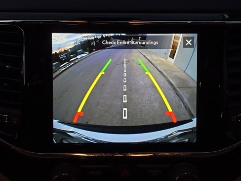 Used 2022 Jeep Grand Cherokee Laredo E image 16