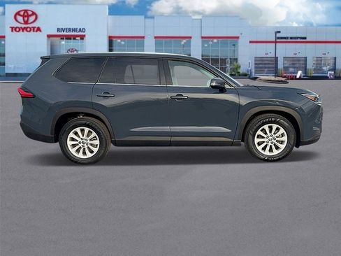 Certified 2024 Toyota Grand Highlander XLE image 3