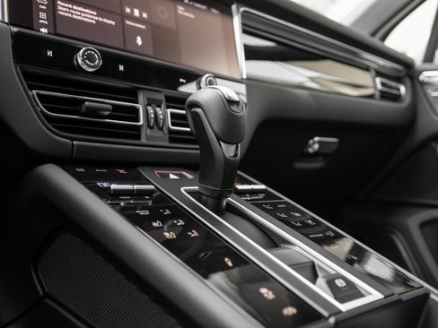 New 2026 Porsche Macan S image 26