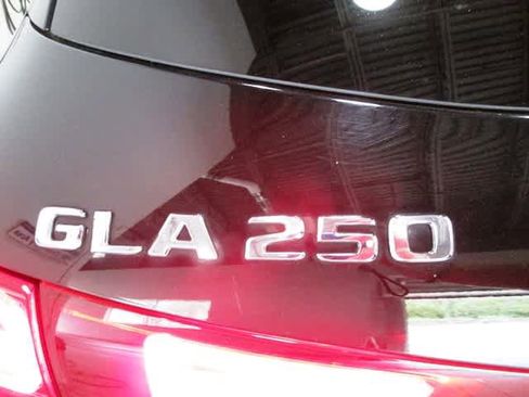 Used 2021 Mercedes-Benz GLA 250 4MATIC image 42