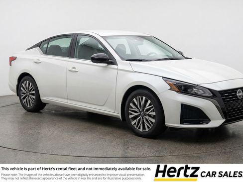 Used 2025 Nissan Altima 2.5 SV FWD image 1