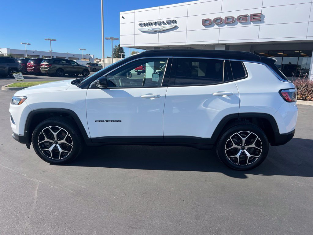 Used 2025 Jeep Compass Limited AWD/4WD image 14