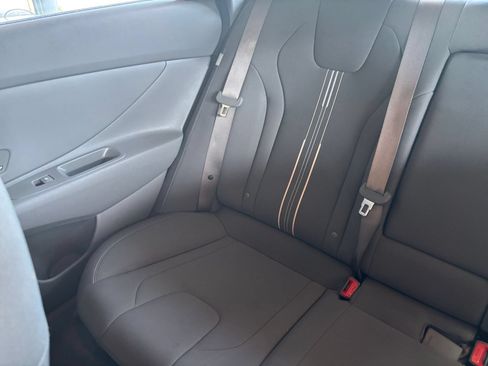 Used 2025 Hyundai Elantra SEL FWD image 39