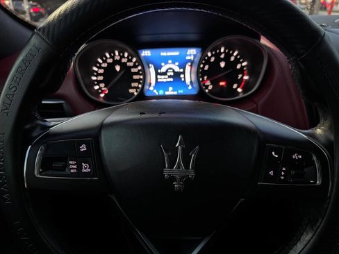 Used 2018 Maserati Levante image 20