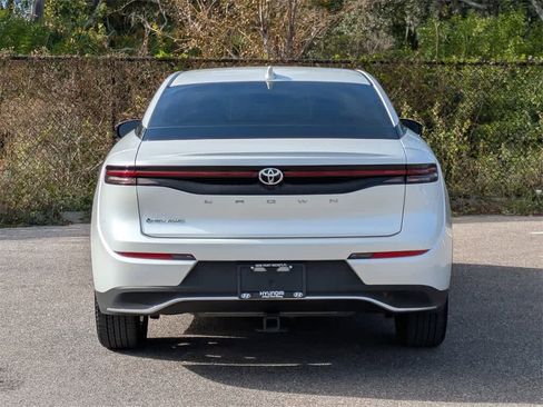 Used 2025 Toyota Crown XLE image 4