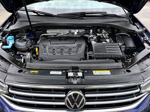 Used 2023 Volkswagen Tiguan SE w/ Panoramic Sunroof Package FWD image 29