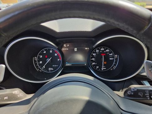 Used 2022 Alfa Romeo Stelvio Sprint RWD image 13