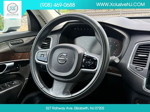 Used 2019 Volvo XC90 T5 Momentum w/ Multimedia Package AWD/4WD image 11
