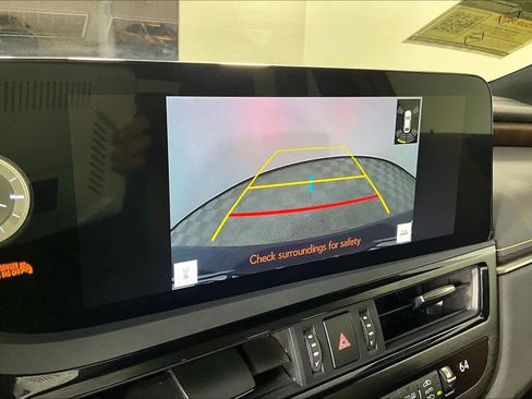 Used 2023 Lexus ES 300h w/ Premium Package image 26