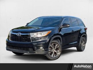 Used 2016 Toyota Highlander XLE image 1