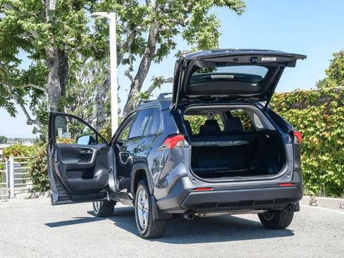 Used 2023 Toyota RAV4 XLE w/ Convenience Package FWD image 27