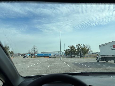 Used 2025 Chrysler Pacifica Limited image 39