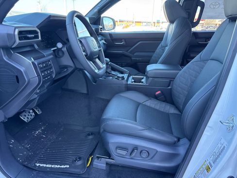 New 2025 Toyota Tacoma TRD Sport AWD/4WD image 6