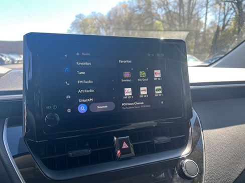 Used 2025 Toyota Corolla LE image 20