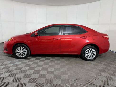 Used 2017 Toyota Corolla LE w/ Carpet Mat Package (TMS) FWD image 2