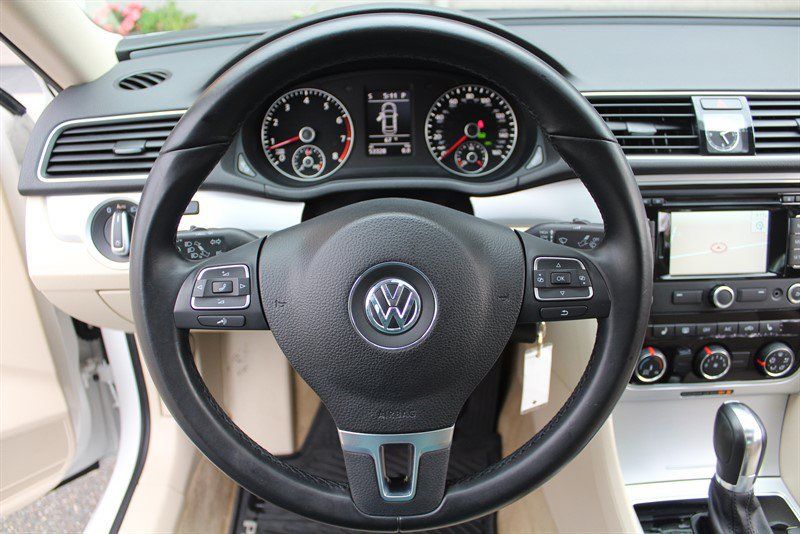 Used 2013 Volkswagen Passat 2.5 SE FWD image 13