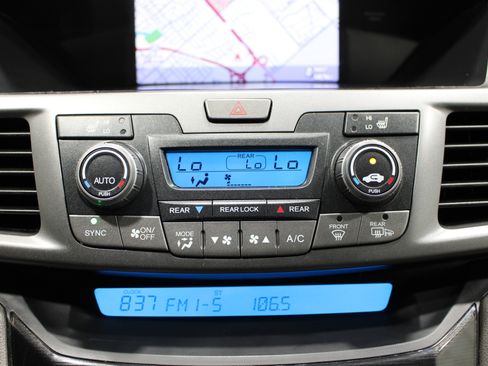 Used 2013 Honda Odyssey Touring image 17