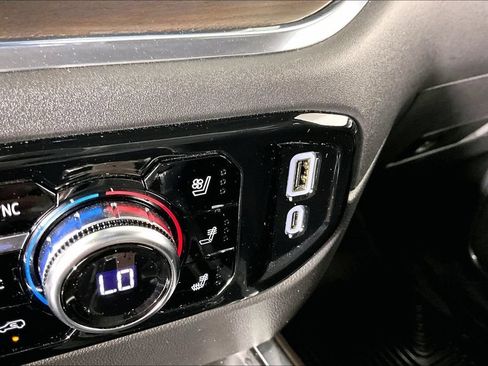 Certified 2024 GMC Sierra 1500 SLT RWD image 16