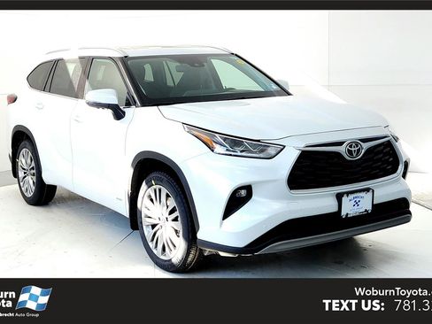 New 2026 Toyota Highlander Platinum image 1