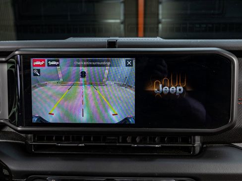 Used 2025 Jeep Gladiator Rubicon image 25