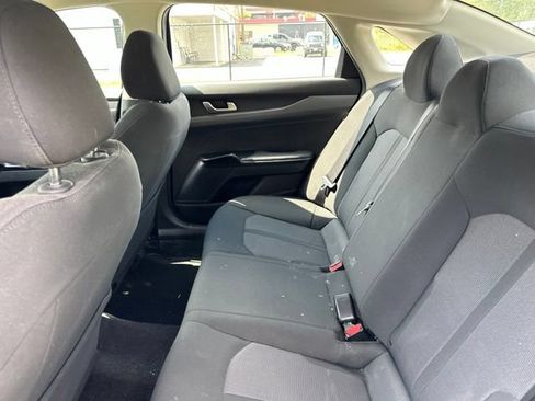 Used 2022 Kia K5 LX FWD image 15
