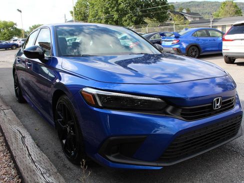 Used 2023 Honda Civic Sport image 5