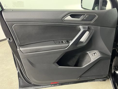 Used 2021 Volkswagen Tiguan SEL image 18