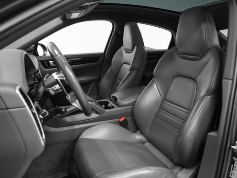 Certified 2022 Porsche Cayenne Coupe AWD/4WD image 5