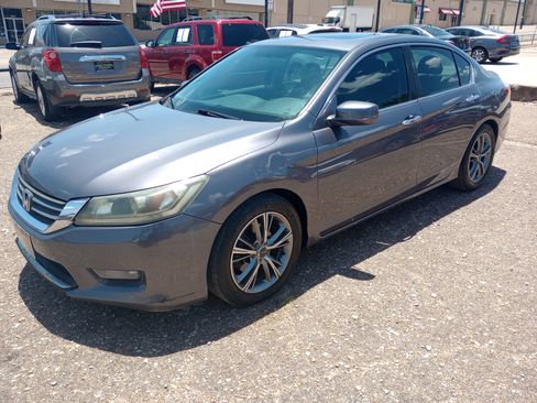 Used 2015 Honda Accord EX image 3