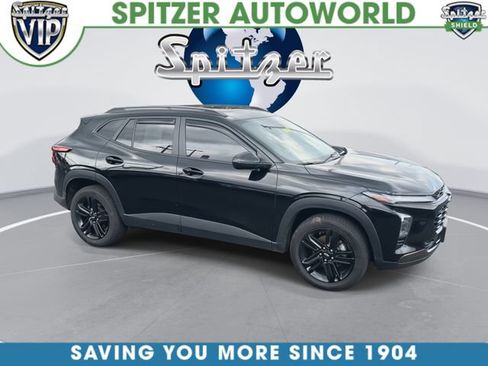 Used 2024 Chevrolet Trax ACTIV w/ Sunroof Package FWD image 2