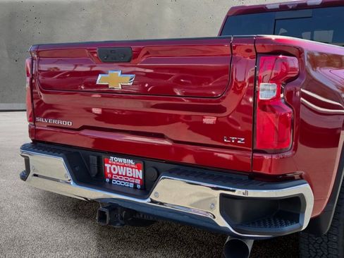 Used 2022 Chevrolet Silverado 2500 LTZ w/ LTZ Plus Package AWD/4WD image 6
