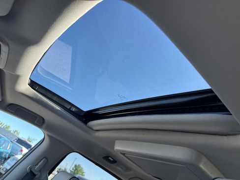 Used 2025 Honda Odyssey Touring image 5