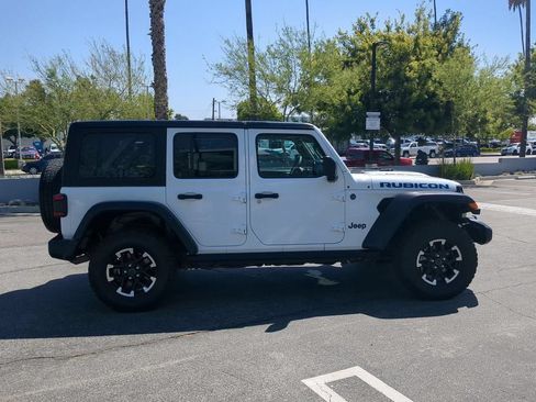 Used 2024 Jeep Wrangler Unlimited Rubicon 4xe AWD/4WD image 9