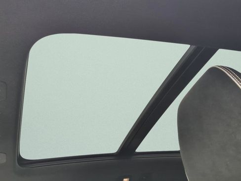 New 2024 Volvo XC40 Recharge Ultimate w/ Protection Package Premier image 16