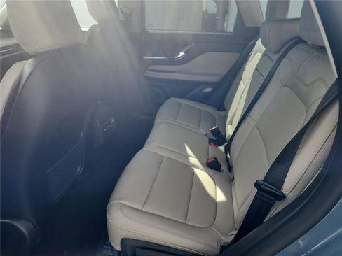 New 2026 Lincoln Corsair Premiere image 17