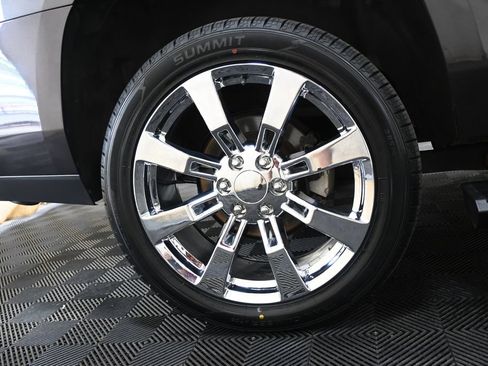 Used 2017 Cadillac Escalade Premium Luxury AWD/4WD image 37