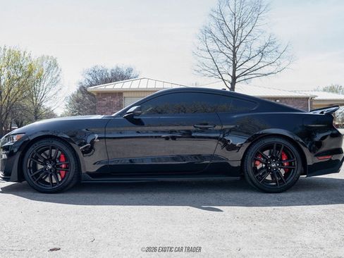 Used 2022 Ford Mustang Shelby GT500 w/ Technology Package RWD image 3